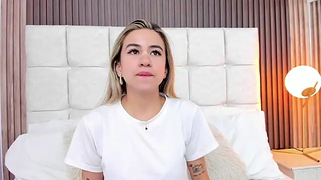 Ariana greenblat online show from 04/11/26, 03:05