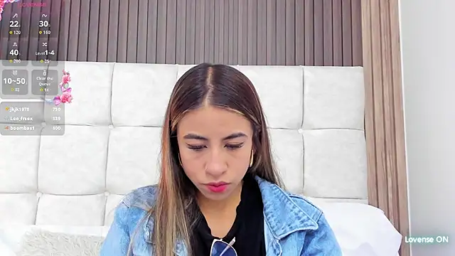 Ariana greenblat online show from 06/06/26, 05:06