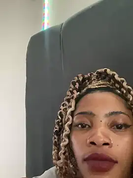 Snapshot of ZinaFreak chatting on 02/23/25, 01:21 ZinaFreak online show from 02/23/25, 01:21