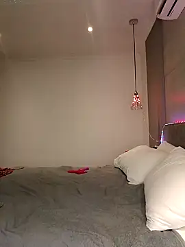 Snapshot of ZinaFreak chatting on 03/04/25, 04:09 ZinaFreak online show from 03/04/25, 04:09