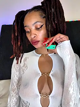 Snapshot of ZinaFreak chatting on 10/20/25, 02:56 ZinaFreak online show from 10/20/25, 02:56