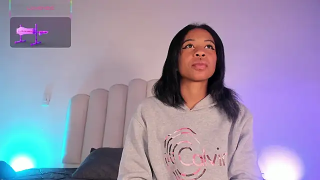 Zaira Rose  online show from 11/05/25, 01:00