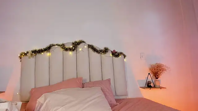 Zaira Rose  online show from 12/20/25, 01:18