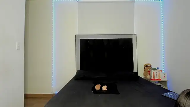 victoriacolin online show from 11/11/25, 12:05