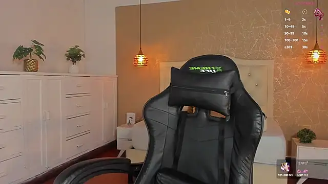 Hadley  online show from 10/12/25, 02:21