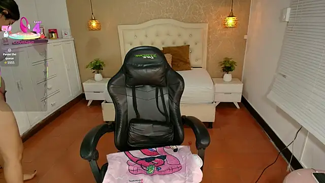 Hadley  online show from 04/09/26, 03:28