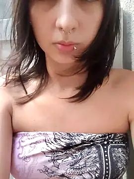 Maiden-Hot online show from 12/17/25, 07:42