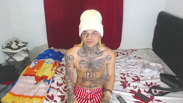 hot man05 online show from 02/11/25, 06:08