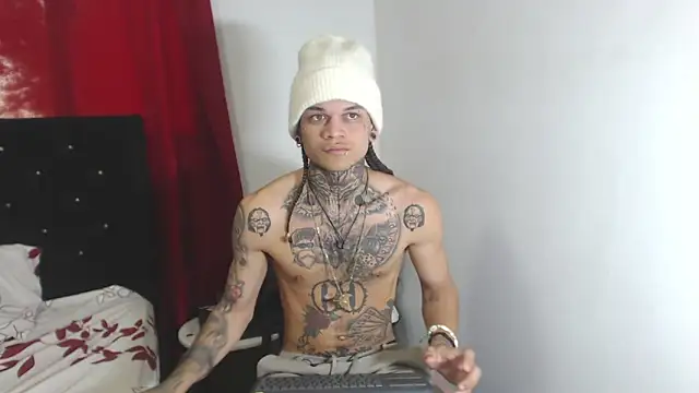 hot man05 online show from 02/28/25, 09:33