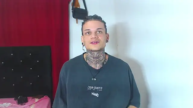 hot man05 online show from 03/20/25, 03:13