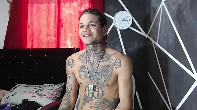 hot man05 online show from 10/03/25, 06:49