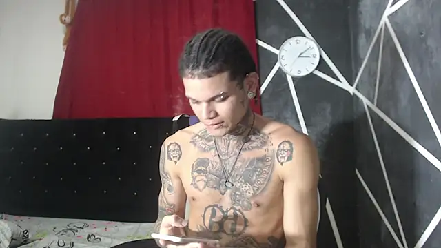 hot man05 online show from 10/11/25, 10:30