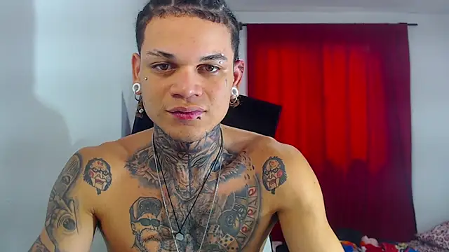 hot man05 online show from 10/27/25, 07:51