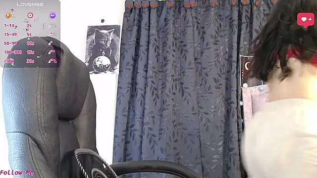 ellajonz online show from 11/16/25, 12:05