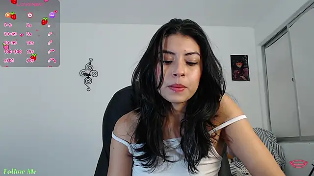 Snapshot of ellajonz chatting on 06/07/26, 02:37 ellajonz online show from 06/07/26, 02:37