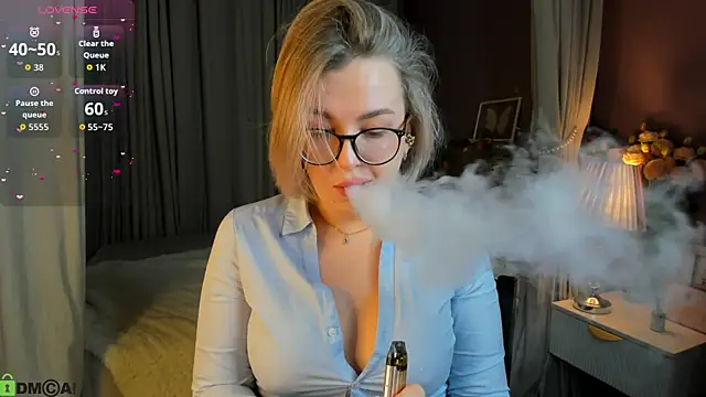 Snapshot of Nikki_Kai chatting on 10/08/25, 12:52 Nikki Kai online show from 10/08/25, 12:52