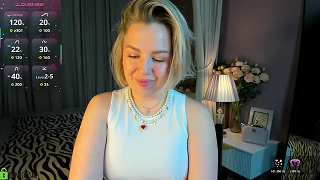 Snapshot of Nikki_Kai chatting on 10/20/25, 12:44 Nikki Kai online show from 10/20/25, 12:44