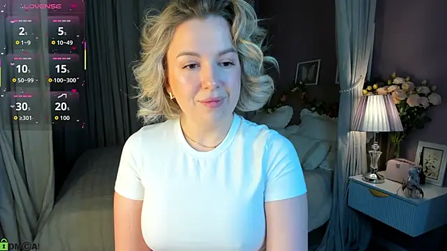 Snapshot of Nikki_Kai chatting on 10/29/25, 01:08 Nikki Kai online show from 10/29/25, 01:08