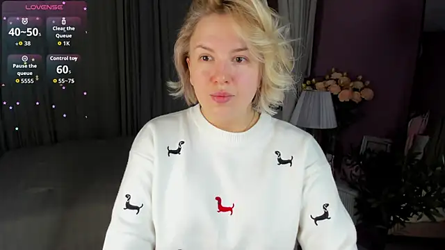 Snapshot of Nikki_Kai chatting on 12/20/25, 01:02 Nikki Kai online show from 12/20/25, 01:02