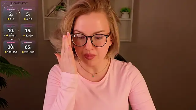 Snapshot of Nikki_Kai chatting on 01/15/26, 02:43 Nikki Kai online show from 01/15/26, 02:43