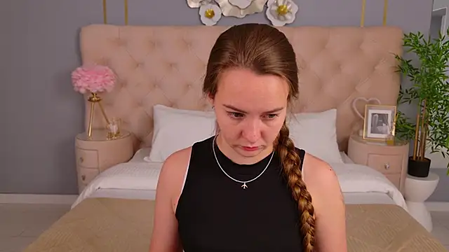 JaniceCollins online show from 10/17/25, 02:15