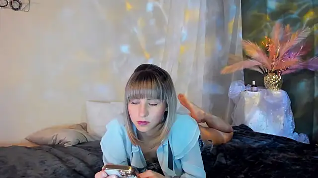 CharmBianca online show from 10/26/25, 11:38