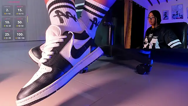 aleya bliss online show from 11/22/25, 03:49