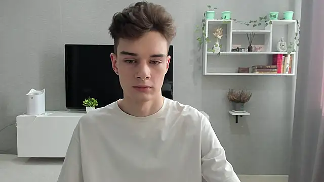 Snapshot of avegothy- chatting on 02/04/25, 10:21 avegothy- online show from 02/04/25, 10:21