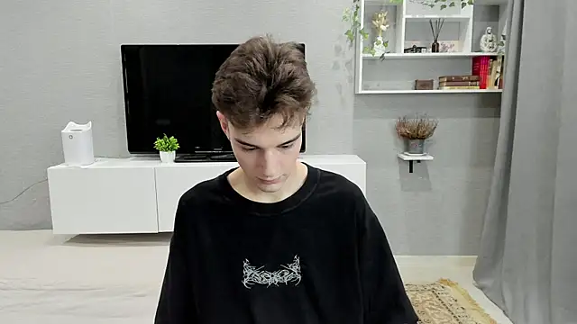 Snapshot of avegothy- chatting on 02/08/25, 04:57 avegothy- online show from 02/08/25, 04:57