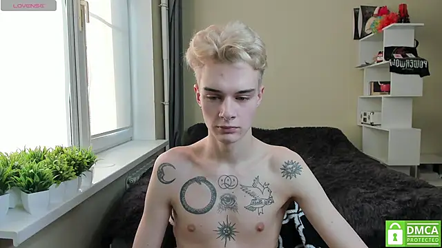 Snapshot of avegothy- chatting on 03/14/25, 02:41 avegothy- online show from 03/14/25, 02:41