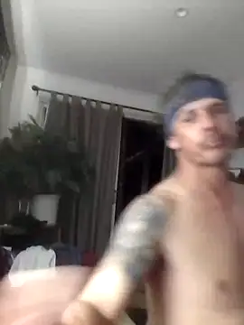 Snapshot of RichardHard_1 chatting on 03/06/25, 04:28 RichardHard 1 online show from 03/06/25, 04:28