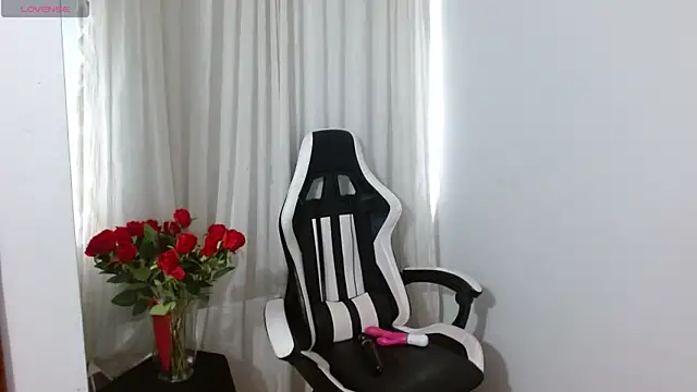 Lunasquirt1985 online show from 04/17/26, 01:58