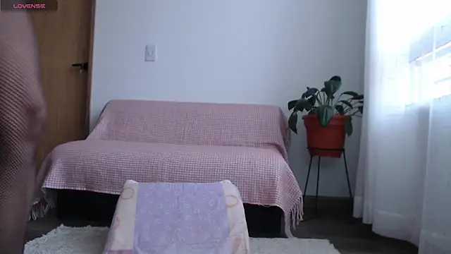 Snapshot of Lunasquirt1985 chatting on 04/30/26, 10:47 Lunasquirt1985 online show from 04/30/26, 10:47