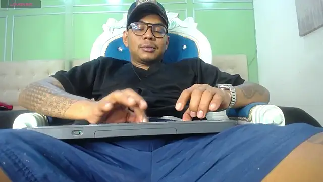 Snapshot of Saipadpuer30 chatting on 02/23/25, 03:24 Saipadpuer30 online show from 02/23/25, 03:24