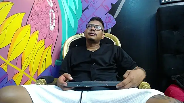 Snapshot of Saipadpuer30 chatting on 03/03/25, 03:30 Saipadpuer30 online show from 03/03/25, 03:30