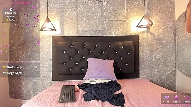 Snapshot of emberhodson chatting on 03/10/25, 07:50 emberhodson online show from 03/10/25, 07:50