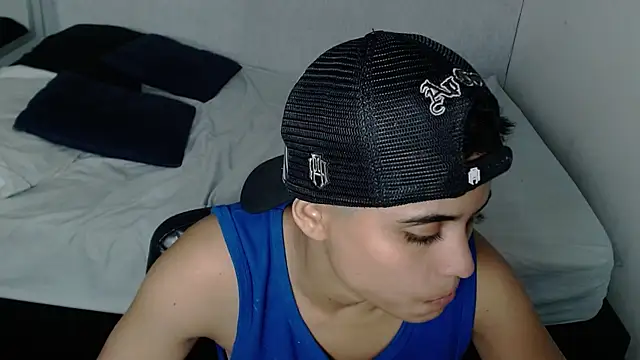 Liiamthompson online show from 03/09/25, 11:36