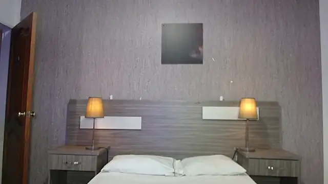 Liiamthompson online show from 09/16/25, 07:31