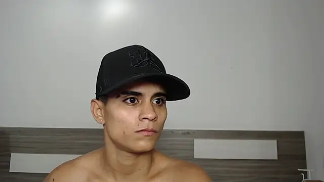 Liiamthompson online show from 09/24/25, 08:28