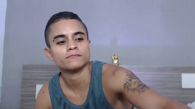 Liiamthompson online show from 09/24/25, 08:34