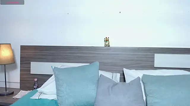 Liiamthompson online show from 02/10/26, 09:24