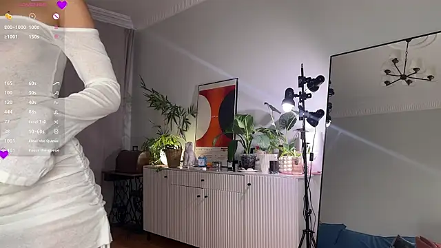 Snapshot of WhiteAnni chatting on 10/11/25, 04:33 WhiteAnni online show from 10/11/25, 04:33