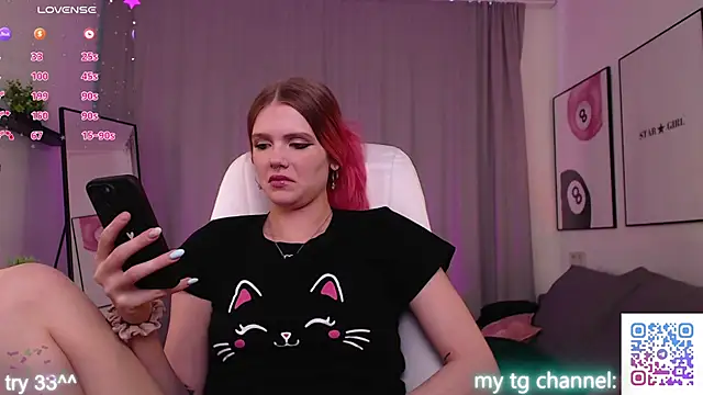 Gretchen Mol online show from 02/28/26, 07:42