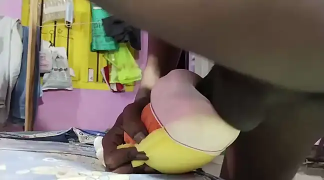 Snapshot of Multiple121 chatting on 02/26/25, 06:43 Multiple121 online show from 02/26/25, 06:43