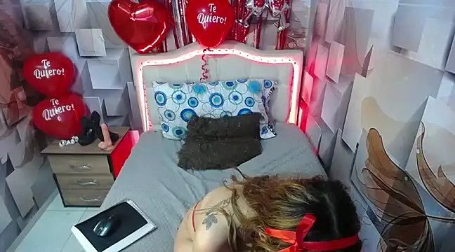 nicolee millerr online show from 02/14/25, 04:31