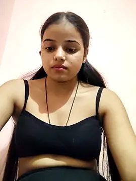 Snapshot of RAYI_123 chatting on 10/14/25, 05:14 RAYI 123 online show from 10/14/25, 05:14