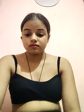 Snapshot of RAYI_123 chatting on 10/15/25, 05:35 RAYI 123 online show from 10/15/25, 05:35