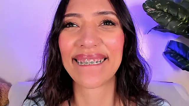 Miss veronicaa2 online show from 05/07/26, 01:16