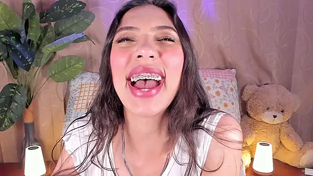 Miss veronicaa2 online show from 07/13/26, 01:47