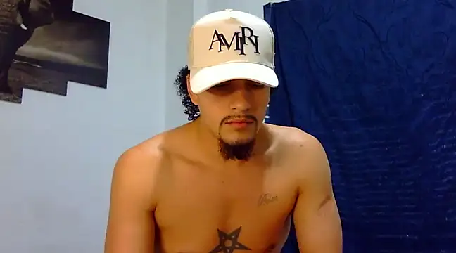 Snapshot of Keiviid chatting on 02/14/25, 02:02 Keiviid online show from 02/14/25, 02:02